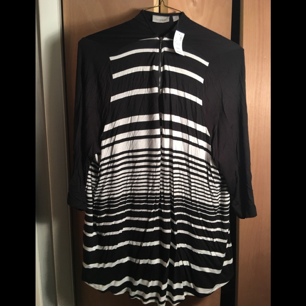 Black and white tunic